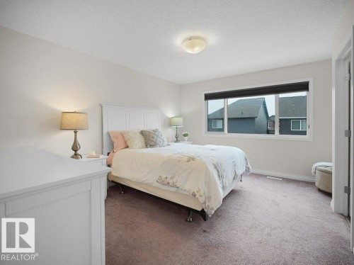 3114 Chokecherry Bend, Edmonton, AB - Indoor Photo Showing Bedroom