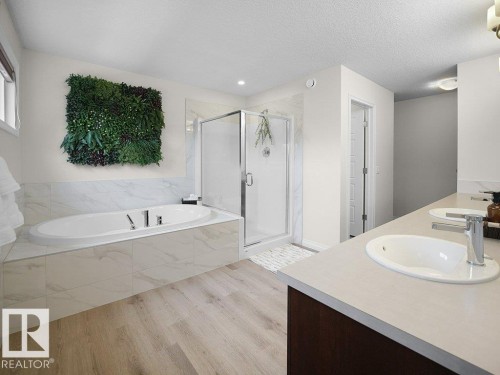 3114 Chokecherry Bend, Edmonton, AB - Indoor Photo Showing Bathroom