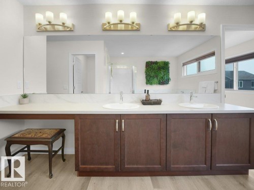 3114 Chokecherry Bend, Edmonton, AB - Indoor Photo Showing Bathroom