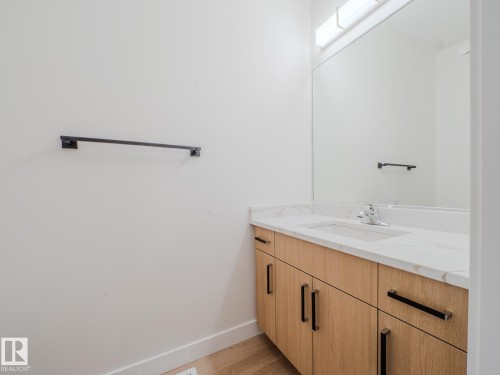 8713 149 Street, Edmonton, AB - Indoor Photo Showing Bathroom
