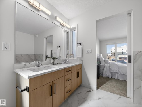 8713 149 Street, Edmonton, AB - Indoor Photo Showing Bathroom