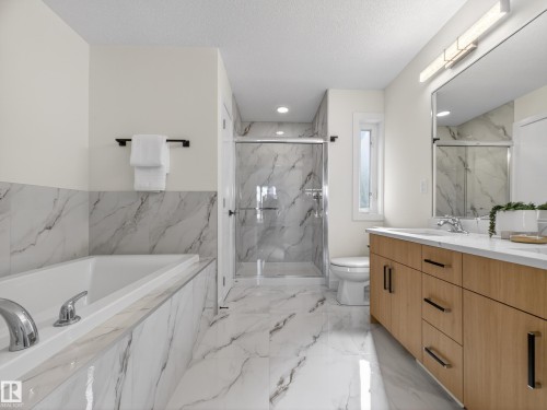 8713 149 Street, Edmonton, AB - Indoor Photo Showing Bathroom