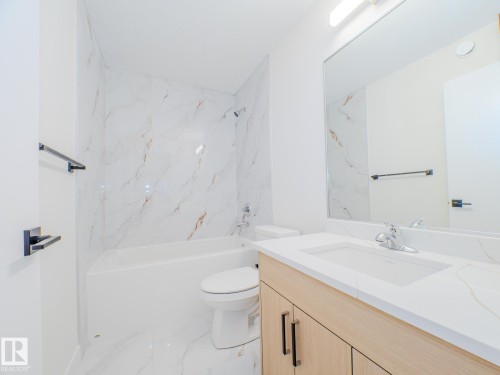 8713 149 Street, Edmonton, AB - Indoor Photo Showing Bathroom