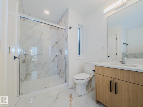 8713 149 Street, Edmonton, AB - Indoor Photo Showing Bathroom