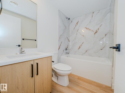 8713 149 Street, Edmonton, AB - Indoor Photo Showing Bathroom