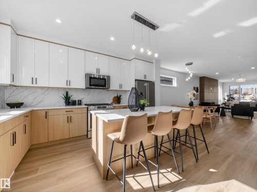 8713 149 Street, Edmonton, AB - Indoor Photo Showing Kitchen With Upgraded Kitchen