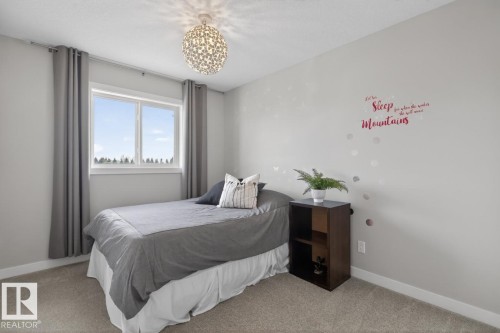 7135 Cardinal Way, Edmonton, AB - Indoor Photo Showing Bedroom