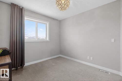 7135 Cardinal Way, Edmonton, AB - Indoor Photo Showing Other Room