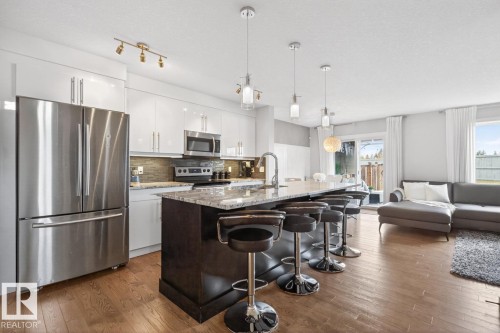 7135 Cardinal Way, Edmonton, AB - Indoor Photo Showing Kitchen With Stainless Steel Kitchen With Upgraded Kitchen