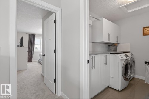 7135 Cardinal Way, Edmonton, AB - Indoor Photo Showing Laundry Room