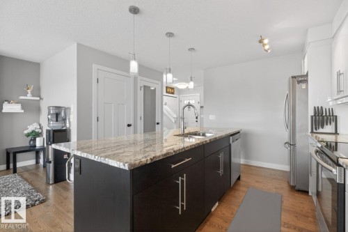 7135 Cardinal Way, Edmonton, AB - Indoor Photo Showing Kitchen With Stainless Steel Kitchen With Upgraded Kitchen
