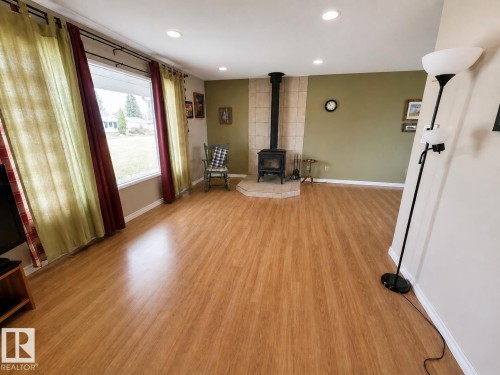 5121 52 Street, Andrew, AB - Indoor Photo Showing Other Room