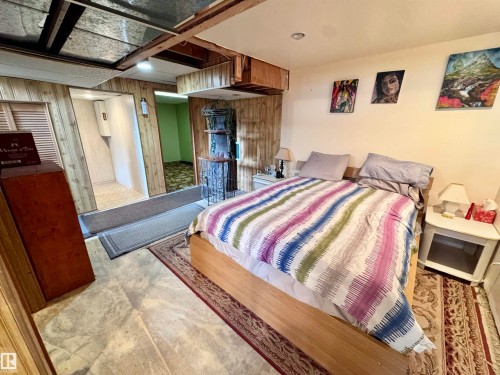 5121 52 Street, Andrew, AB - Indoor Photo Showing Bedroom