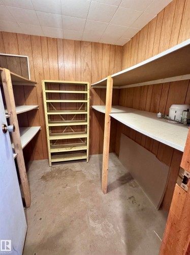 5121 52 Street, Andrew, AB - Indoor