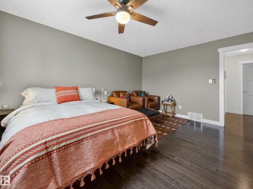25 420 Hunters Green, Edmonton, AB - Indoor Photo Showing Bedroom