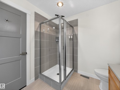 25 420 Hunters Green, Edmonton, AB - Indoor Photo Showing Bathroom
