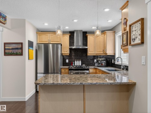 25 420 Hunters Green, Edmonton, AB - Indoor Photo Showing Kitchen With Stainless Steel Kitchen With Upgraded Kitchen