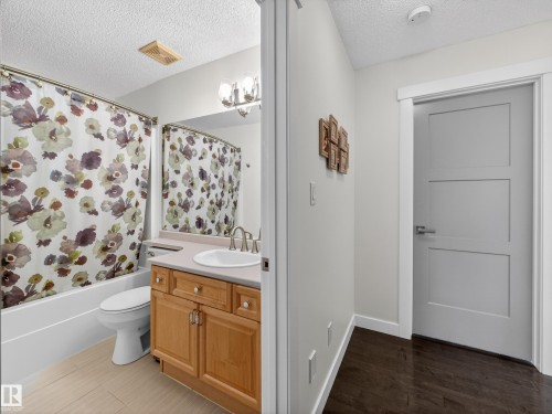 25 420 Hunters Green, Edmonton, AB - Indoor Photo Showing Bathroom