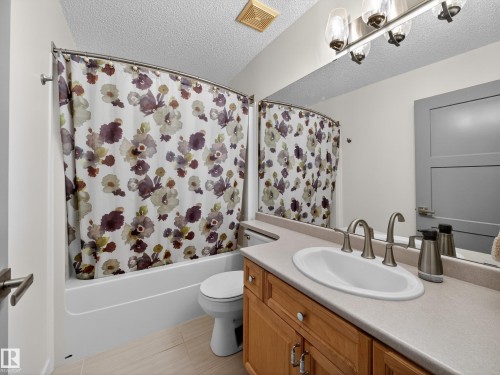 25 420 Hunters Green, Edmonton, AB - Indoor Photo Showing Bathroom