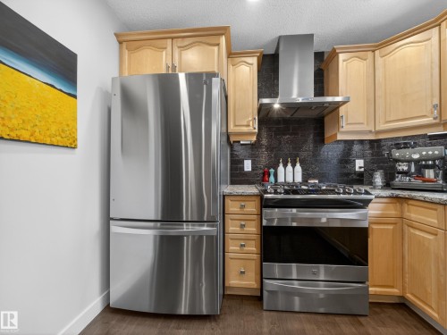 25 420 Hunters Green, Edmonton, AB - Indoor Photo Showing Kitchen With Stainless Steel Kitchen