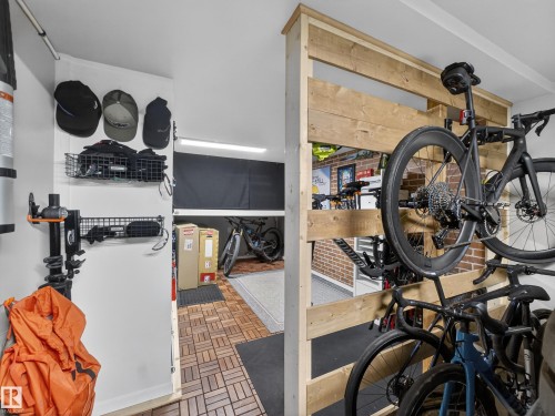 25 420 Hunters Green, Edmonton, AB - Indoor Photo Showing Gym Room