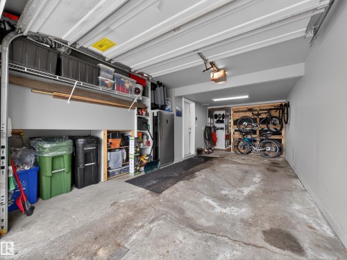 25 420 Hunters Green, Edmonton, AB - Indoor Photo Showing Garage