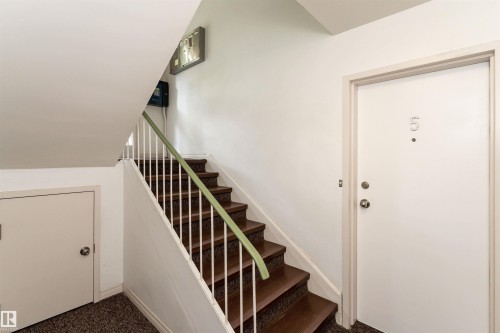 5 8807 101 Street, Edmonton, AB - Indoor Photo Showing Other Room