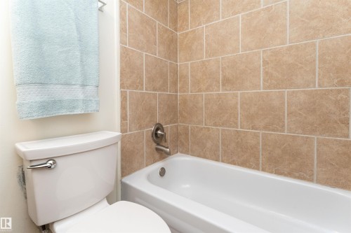 5 8807 101 Street, Edmonton, AB - Indoor Photo Showing Bathroom