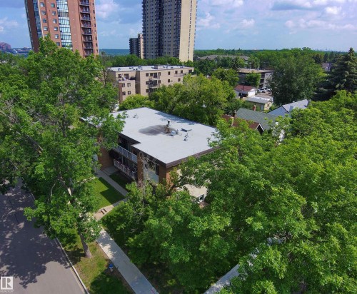 5 8807 101 Street, Edmonton, AB - Outdoor