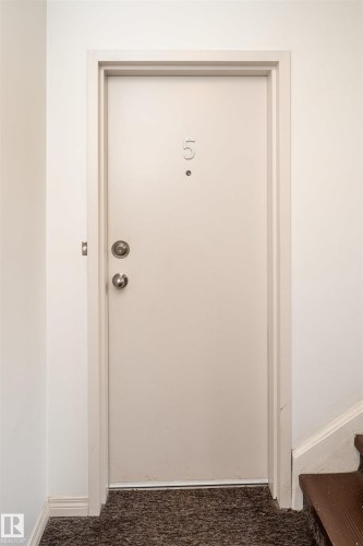 5 8807 101 Street, Edmonton, AB - Indoor Photo Showing Other Room