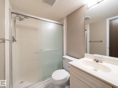 205 11716 100 Avenue, Edmonton, AB - Indoor Photo Showing Bathroom