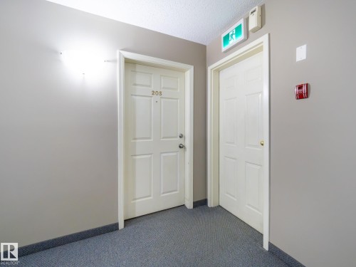 205 11716 100 Avenue, Edmonton, AB - Indoor Photo Showing Other Room