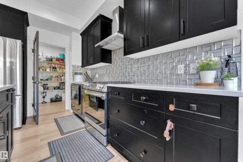 2315 51 Street, Edmonton, AB - Indoor Photo Showing Kitchen