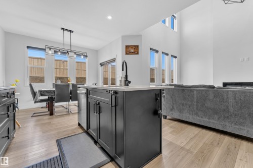 2315 51 Street, Edmonton, AB - Indoor
