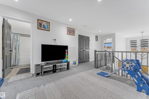 2315 51 Street, Edmonton, AB - Indoor