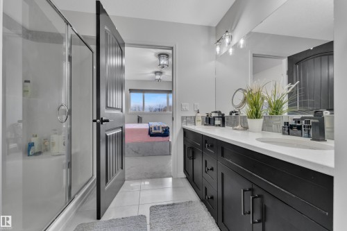 2315 51 Street, Edmonton, AB - Indoor Photo Showing Bathroom