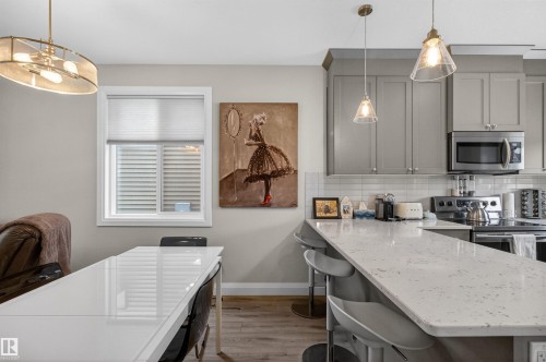 385 Charlesworth Drive, Edmonton, AB - Indoor Photo Showing Other Room