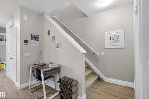 385 Charlesworth Drive, Edmonton, AB - Indoor Photo Showing Other Room