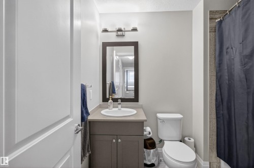 385 Charlesworth Drive, Edmonton, AB - Indoor Photo Showing Bathroom
