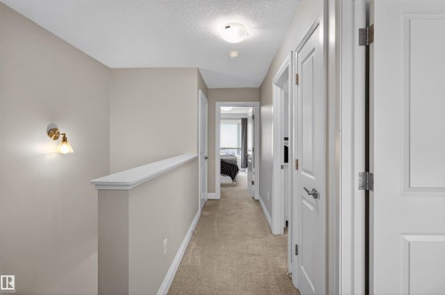385 Charlesworth Drive, Edmonton, AB - Indoor Photo Showing Other Room