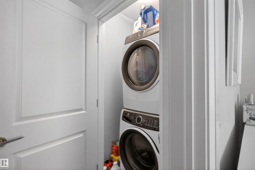 385 Charlesworth Drive, Edmonton, AB - Indoor Photo Showing Laundry Room