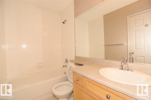 10903 8 Avenue, Edmonton, AB - Indoor Photo Showing Bathroom