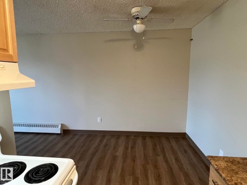 205 51 Brown Street, Stony Plain, AB - Indoor Photo Showing Other Room