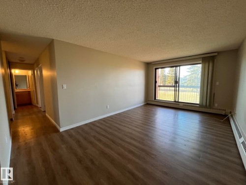205 51 Brown Street, Stony Plain, AB - Indoor