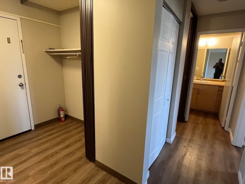 205 51 Brown Street, Stony Plain, AB - Indoor Photo Showing Other Room