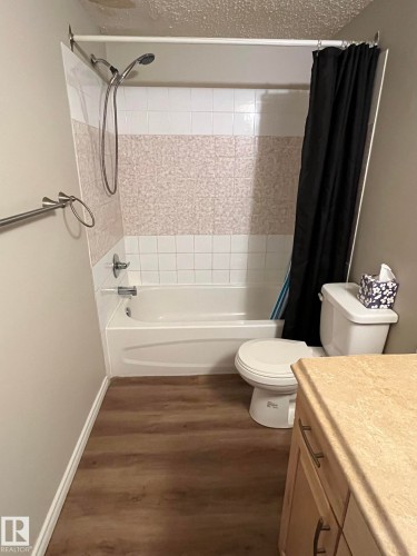 205 51 Brown Street, Stony Plain, AB - Indoor Photo Showing Bathroom