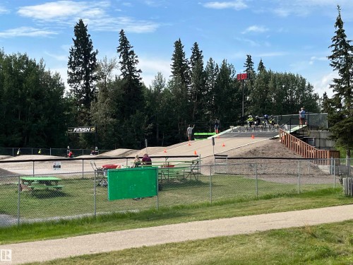 205 51 Brown Street, Stony Plain, AB - Outdoor
