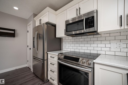 58 1391 Starling Drive, Edmonton, AB - Indoor Photo Showing Kitchen
