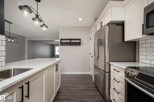 58 1391 Starling Drive, Edmonton, AB - Indoor Photo Showing Kitchen