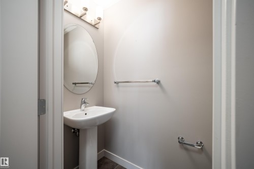 58 1391 Starling Drive, Edmonton, AB - Indoor Photo Showing Bathroom